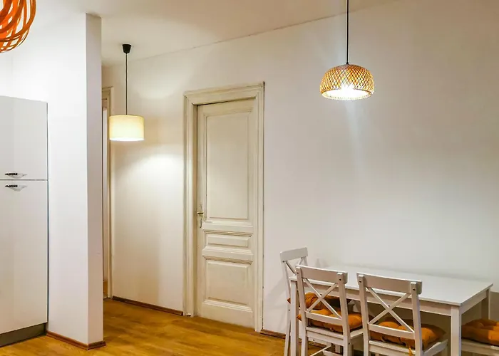 4 Bedroom Awesome In Apartament *